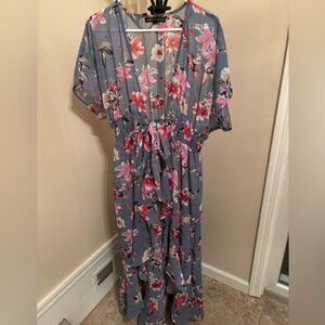 America & Beyond Boho
Blue Grey
Pink Floral maxi Beach
Coverup Sz L